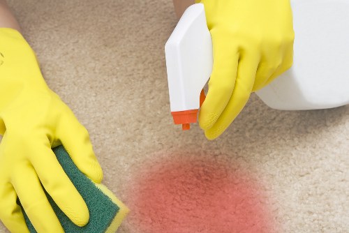 Carpet cleaning in an E14 apartment with transparent pricing