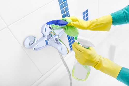User managing cookie preferences on a Carpet Cleaners E14 webpage