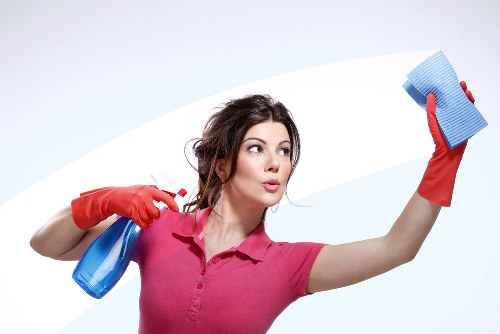 Local cleaning team handling a property handover clean in E14
